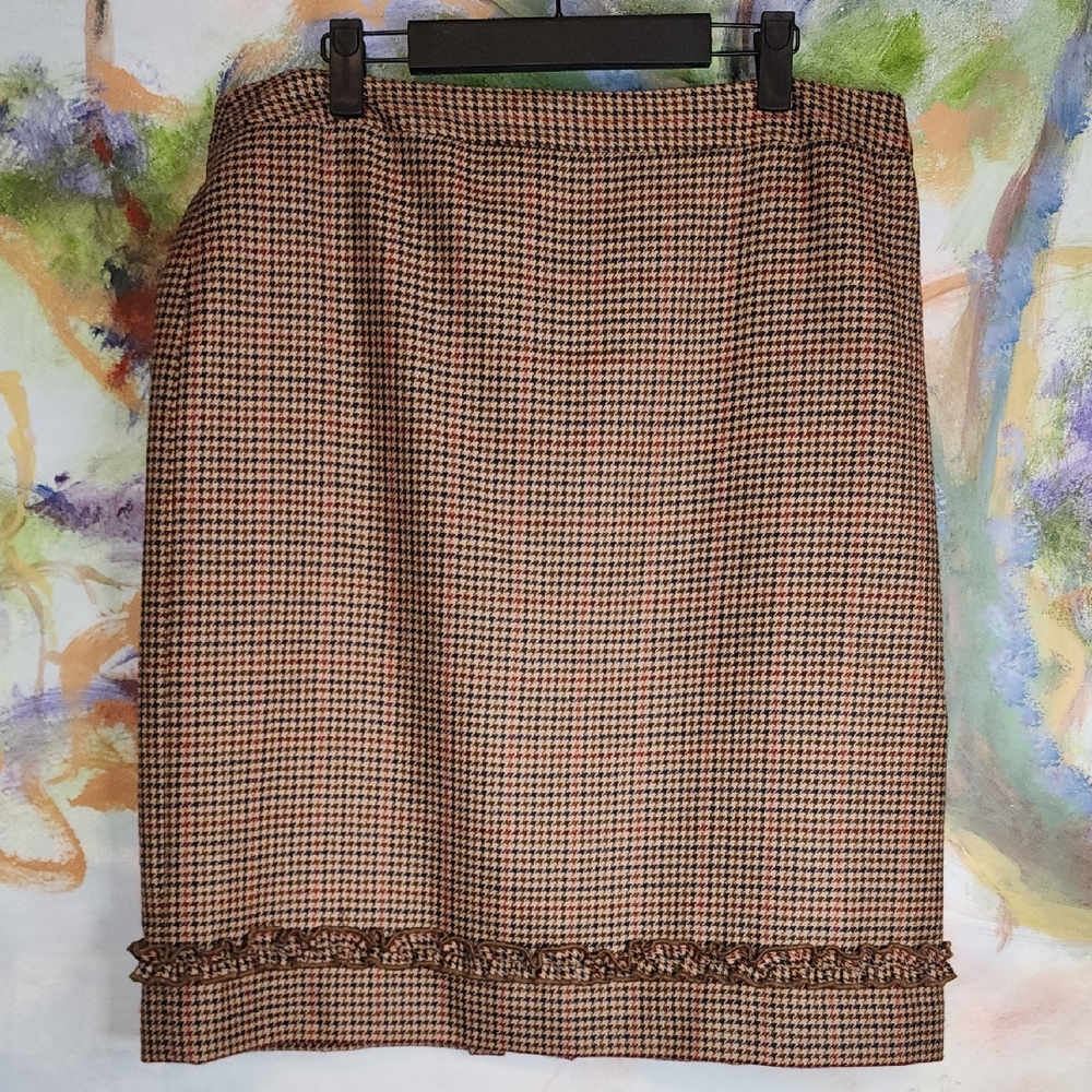 Casual Corner Houndstooth Pencil Skirt with Ruffle Hem
